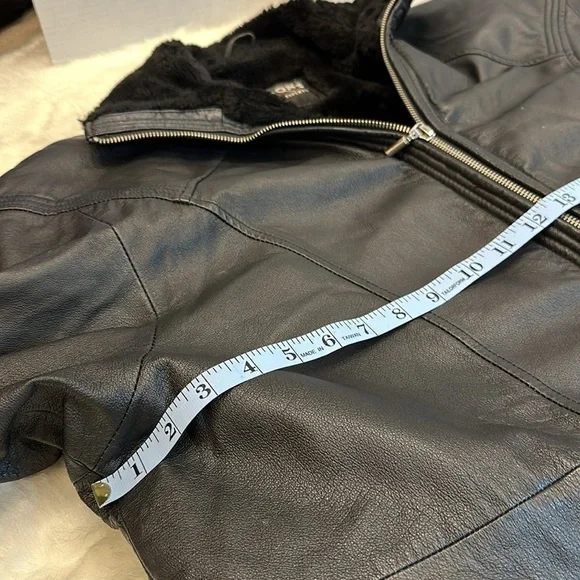Wilson”s the leather experts black leather jacket with lining sz L (no belt) - Picture 6 of 17